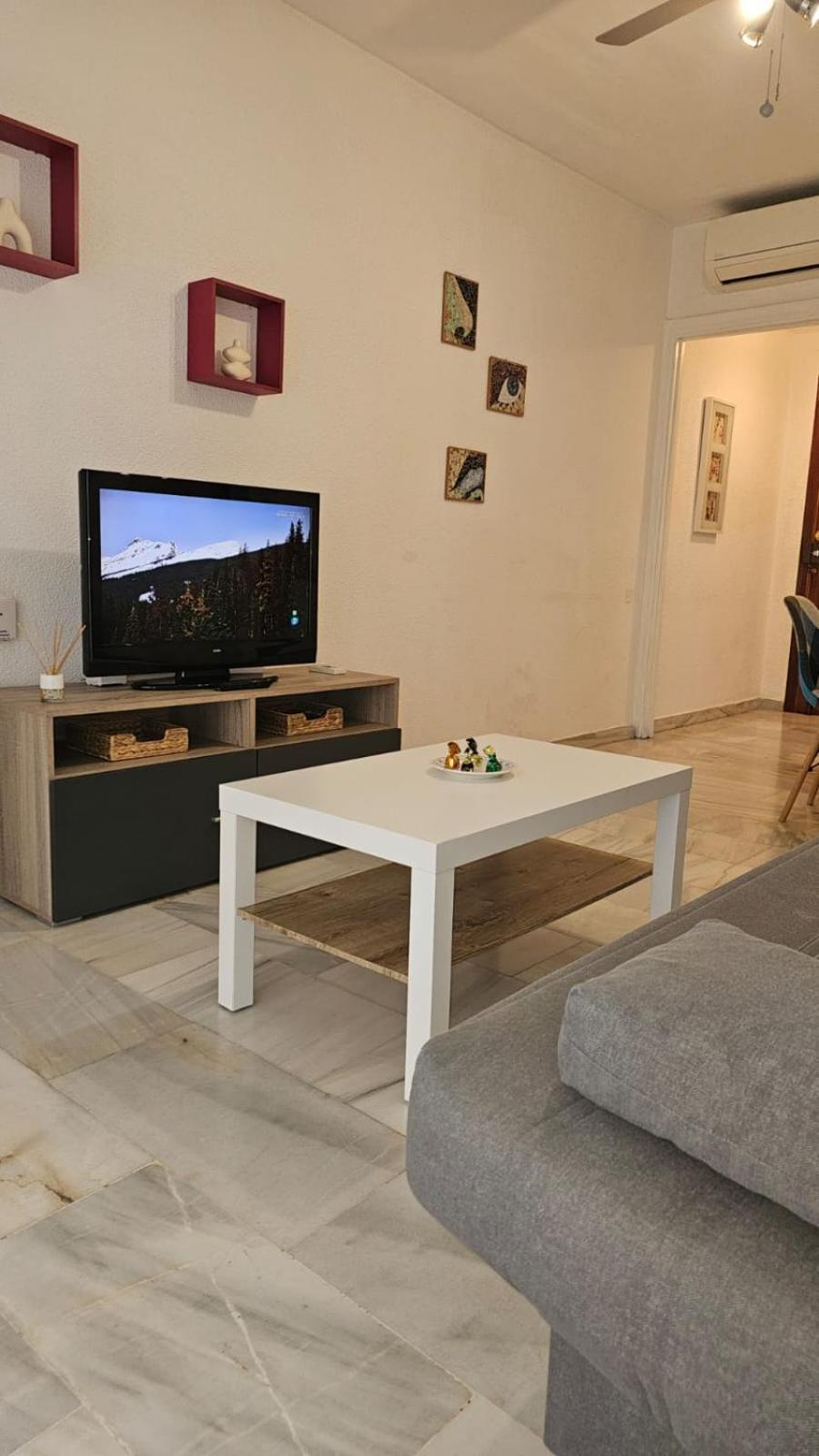 Ideal Holiday Apartment One Bedroom City Center マラガ エクステリア 写真