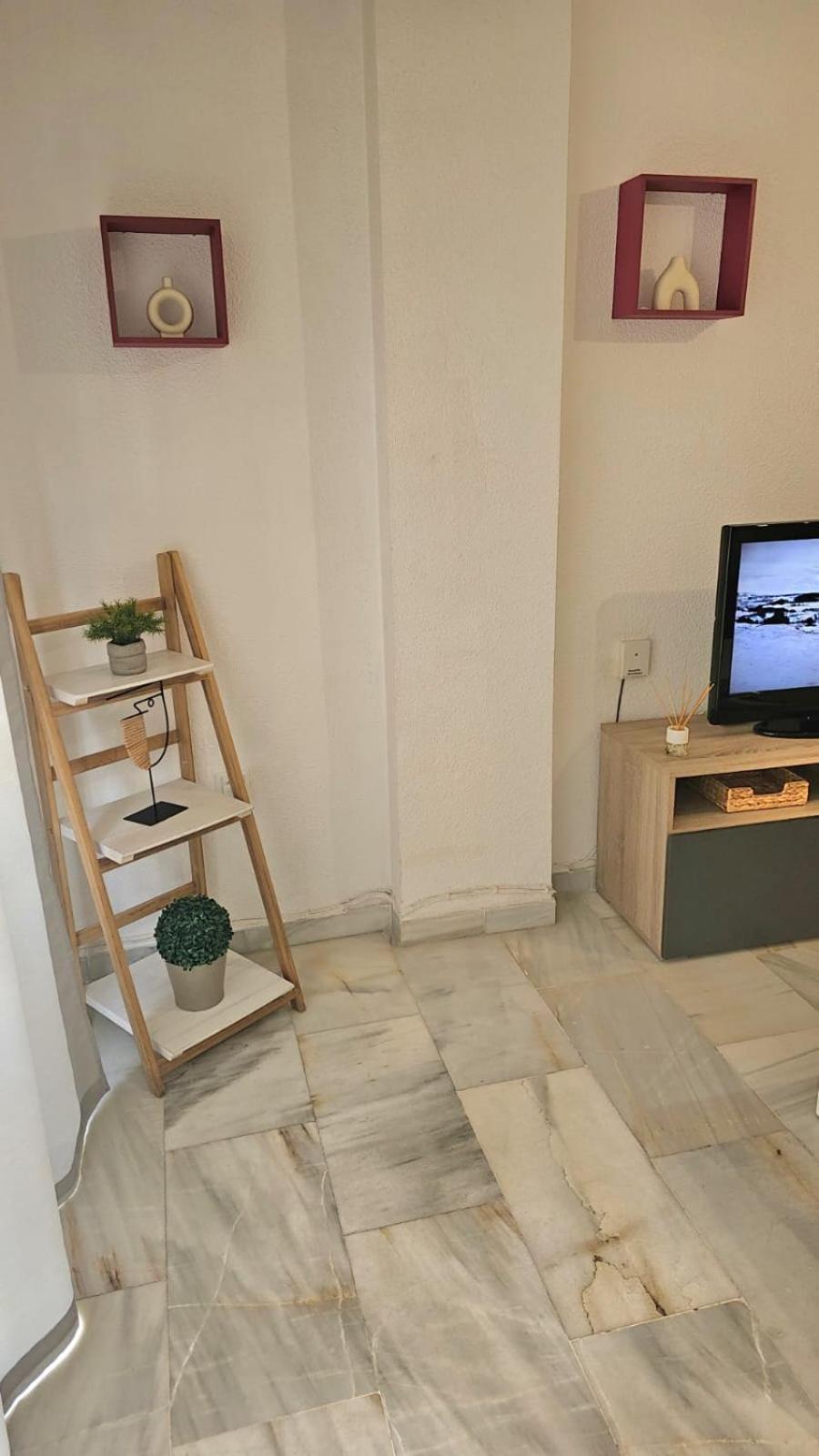Ideal Holiday Apartment One Bedroom City Center マラガ エクステリア 写真