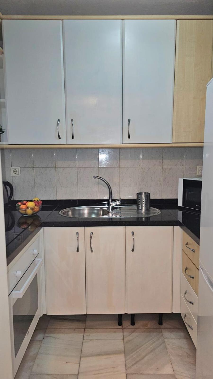 Ideal Holiday Apartment One Bedroom City Center マラガ エクステリア 写真