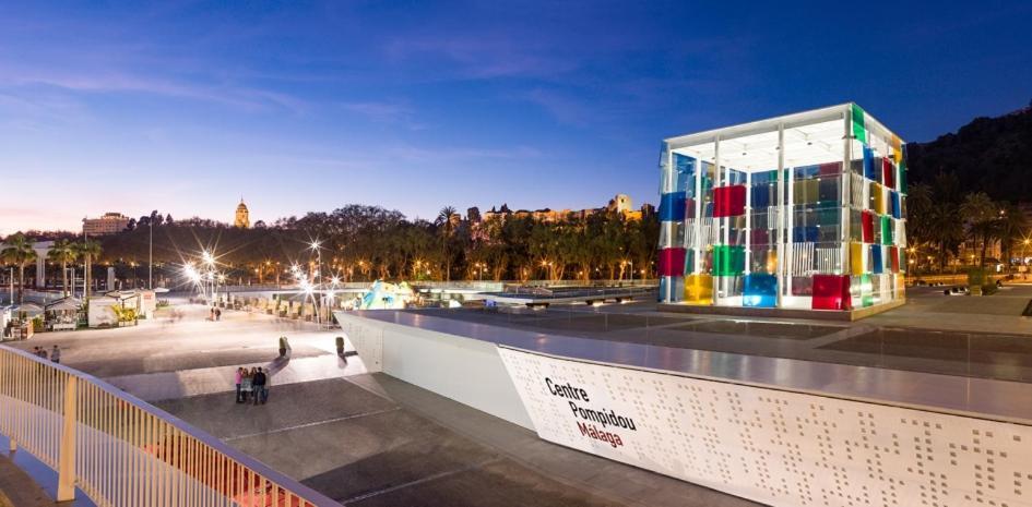 Ideal Holiday Apartment One Bedroom City Center マラガ エクステリア 写真
